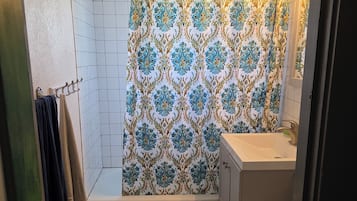 Jetted tub, hair dryer, towels, soap