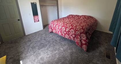 Spacious 6-bedroom farmhouse in rural, beautiful Kanosh