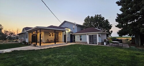 Spacious 6-bedroom farmhouse in rural, beautiful Kanosh