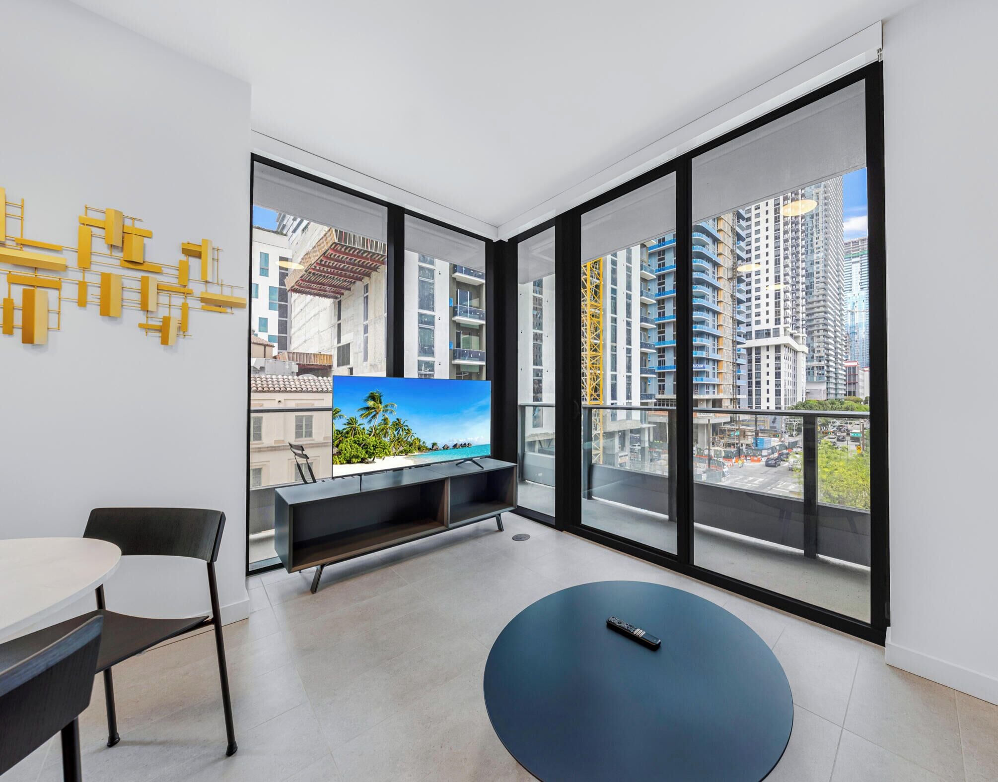 Condo, sacada, vista para a cidade | Parte interna