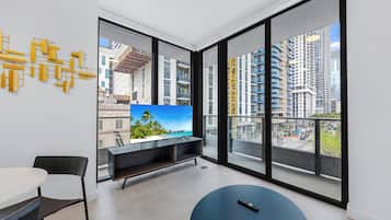 Condo, sacada, vista para a cidade | Parte interna
