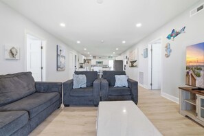 TV - Direct Oceanfront 5BR/4BA | Sleeps 14 | 3104/1 (North Myrtle Beach)