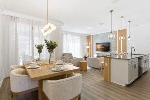 Interior - Chic Family Retreat, Pool, Mario and Mickey Rooms (Davenport)