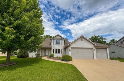 Charming 3-bedroom house close to EAA