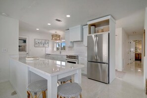 Fridge, microwave, oven, stovetop - Waterfront Retreat w Pool, Dock, Gulf Access Near Anna Maria Island (Bradenton)