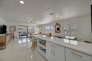 Interior - Waterfront Retreat w Pool, Dock, Gulf Access Near Anna Maria Island (Bradenton)