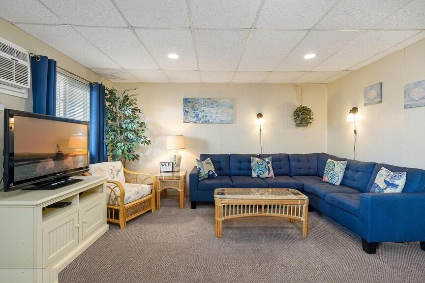 Cozy Bayside 2br 1ba Condo;pool,private Parking,wifi;beach/boardwalk-10 Min Walk - Ocean City, MD