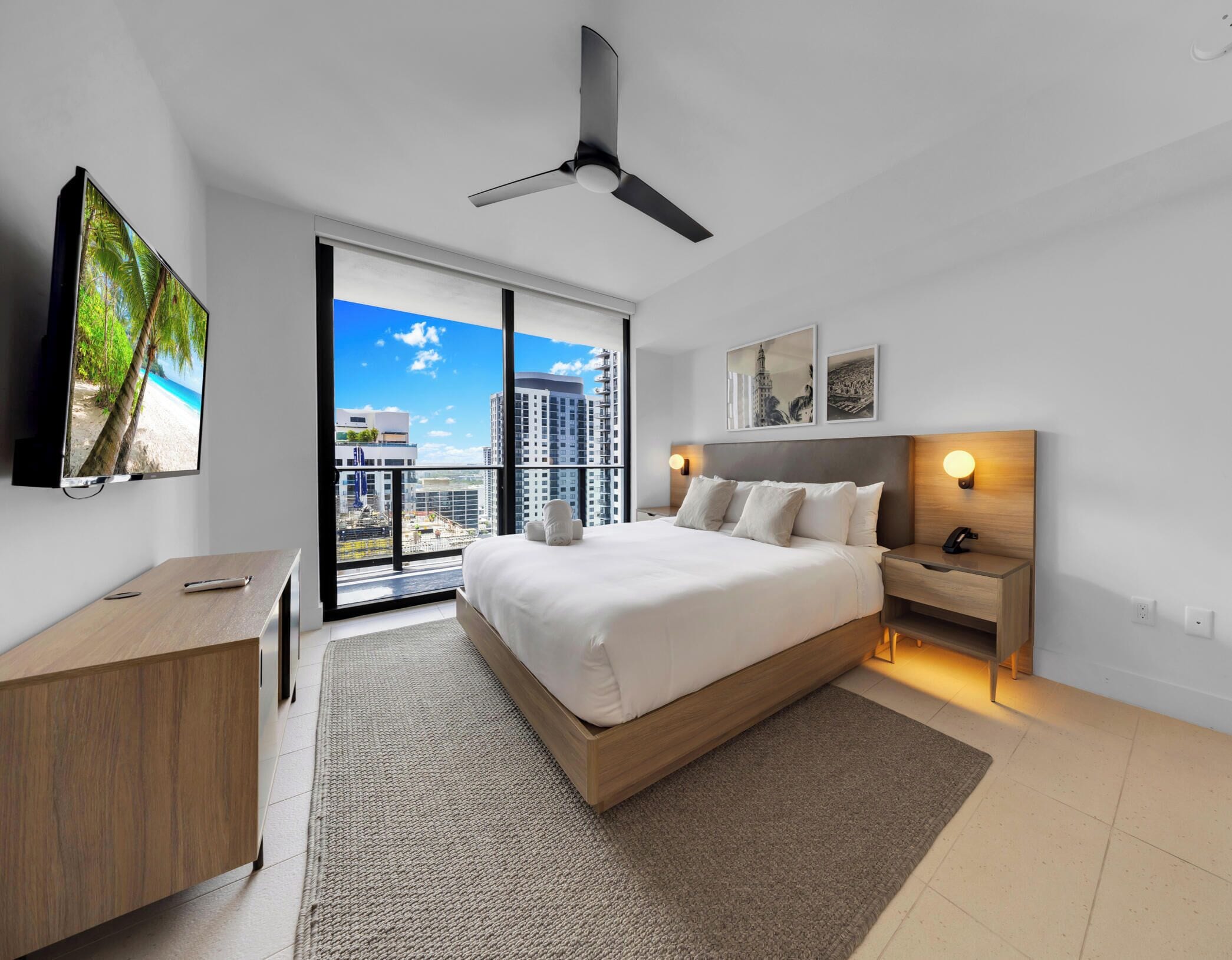 Appartamento, balcone, vista città | Biancheria da letto di alta qualità, tende oscuranti