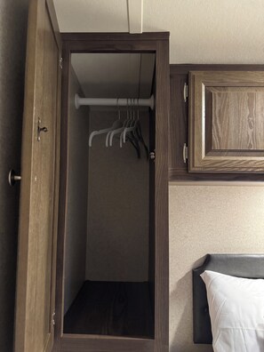 Room - One Grand Place: Cozy RV - Private Waterfront, Relaxing, Amazing Sunsets (Grand Haven)