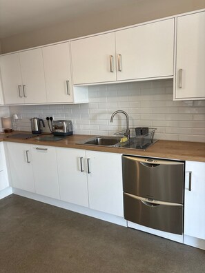 Private kitchen - Guest house overlooking Lough Conn (Foxford)