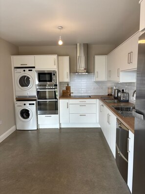 Private kitchen - Guest house overlooking Lough Conn (Foxford)