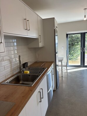 Private kitchen - Guest house overlooking Lough Conn (Foxford)
