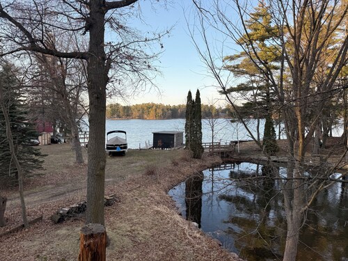 HIDDEN COVE at Prairie Lake: 3BR Waterfront Retreat on Quiet Bay on Chetek Chain