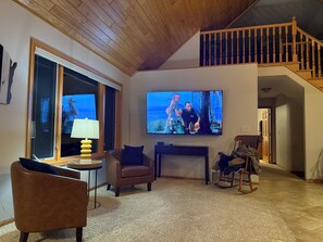 Interior - HIDDEN COVE at Prairie Lake: 3BR Waterfront Retreat on Quiet Bay on Chetek Chain (Chetek)