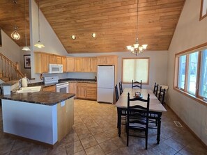 Private kitchen - HIDDEN COVE at Prairie Lake: 3BR Waterfront Retreat on Quiet Bay on Chetek Chain (Chetek)