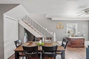 Dining - Spacious 2 building villa in  tranquil Northville perfect for families (Northville)