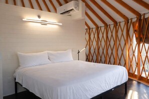 1 bedroom, iron/ironing board, WiFi, bed sheets - Scenic Glamping Yurt Retreat, Full Kitchen/Bath (Rising Fawn)