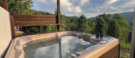 Bañera de hidromasaje al aire libre
