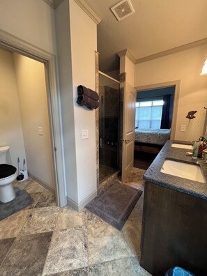 Shower, hair dryer, towels, soap - Massive Blue Ridge Mountain and Brasstown Bald Views from the Hot Tub, Sleeps 10 (Hiawassee)