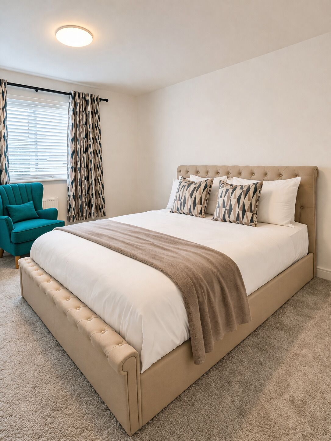 3 bedrooms, desk, iron/ironing board, travel cot