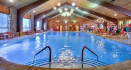 Refreshed look has started! “Seek The Peak” 3BR+Loft Golf & Ski Retreat sleep 14