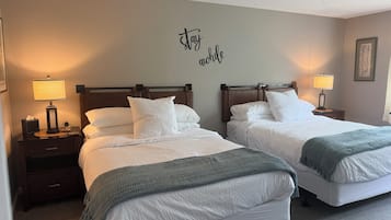 3 habitaciones, tabla de planchar con plancha, wifi y ropa de cama