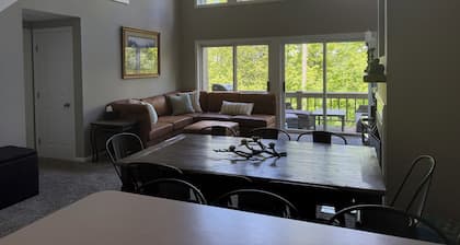 LAST MINUTE DEAL! PnP Weekend getaway Aug 21-23. Golf, Swim, Live Music, Relax