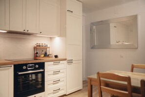 Private kitchen - Centrally located, air-conditioned apartment on the beach (Cubelles)