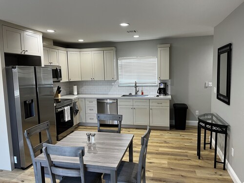 Adorable 1-bedroom unit in peaceful Hughson. Absolutely great location