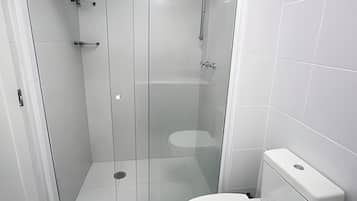 Basic Apartment | Bathroom