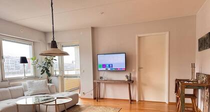 Eriksberg, Gothenburg: Sea View, Free Parking & 10 min to Central Station