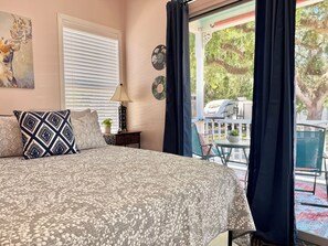 2 bedrooms, iron/ironing board, travel cot, free WiFi - Cozy 2-bedroom Bungalow near Disney, Universal, SeaWorld, Legoland (Kissimmee)