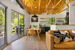 Living area - Refined Treetop Couples Retreat Yoga & Spa SunDeck (Lake Arrowhead)