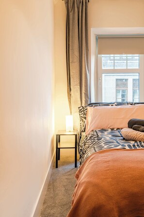 1 chambre, bureau, fer et planche à repasser, Wi-Fi