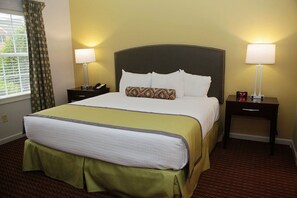 Room - 4-bedroom resort in delightful Williamsburg with AC and fitness room (Williamsburg)