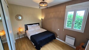 Room - Quiet apartment with balcony (Châteauroux)