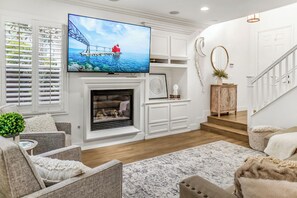 Living area - Serene 3-bedroom house with Tesla Charger in Ladera Ranch (Mission Viejo)