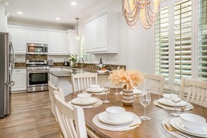 Private kitchen - Serene 3-bedroom house with Tesla Charger in Ladera Ranch (Mission Viejo)