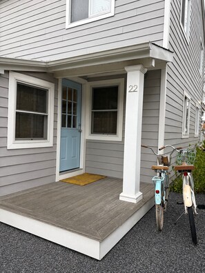 Exterior detail - 3 MILES FROM US OPEN GOLF - 4-bedroom cottage on the Peconic Bay (Hampton Bays)