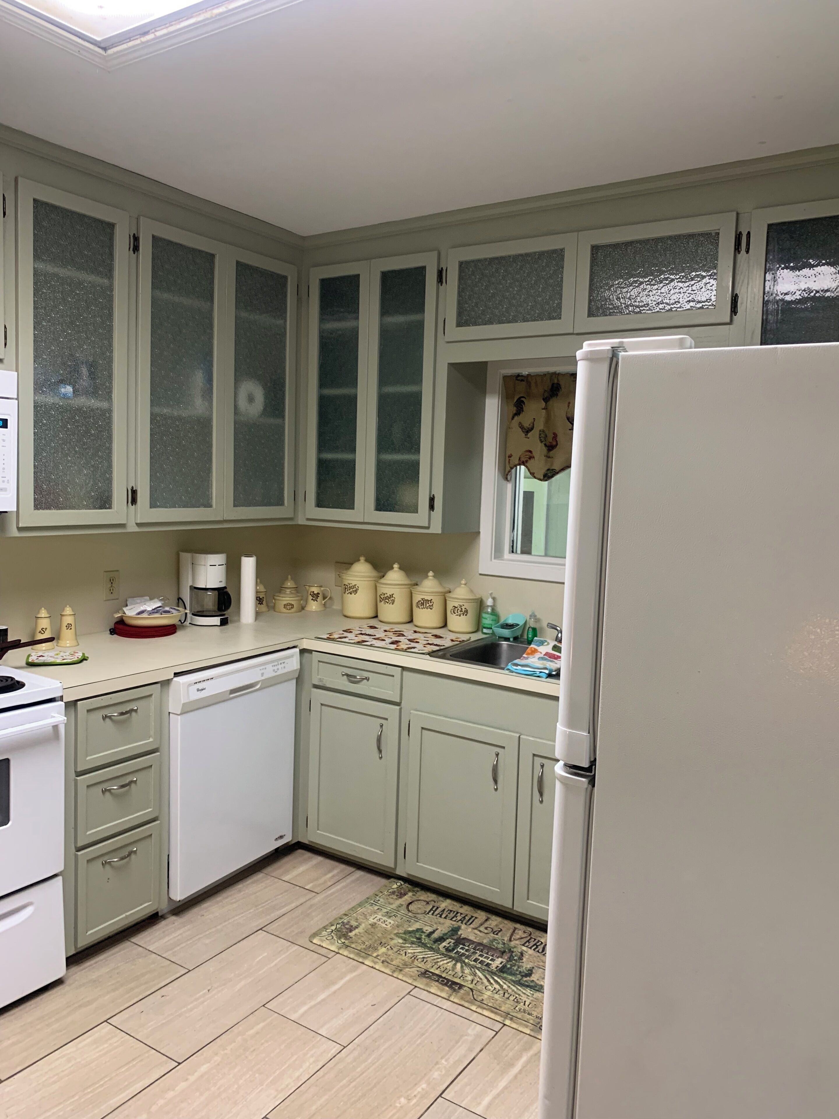 Micro-ondes, four, plaque de cuisson, lave-vaisselle