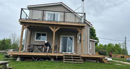 Peaceful Madoc Cottage Retreat on Private Property
