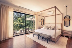 5 chambres, coffres-forts dans les chambres, bureau