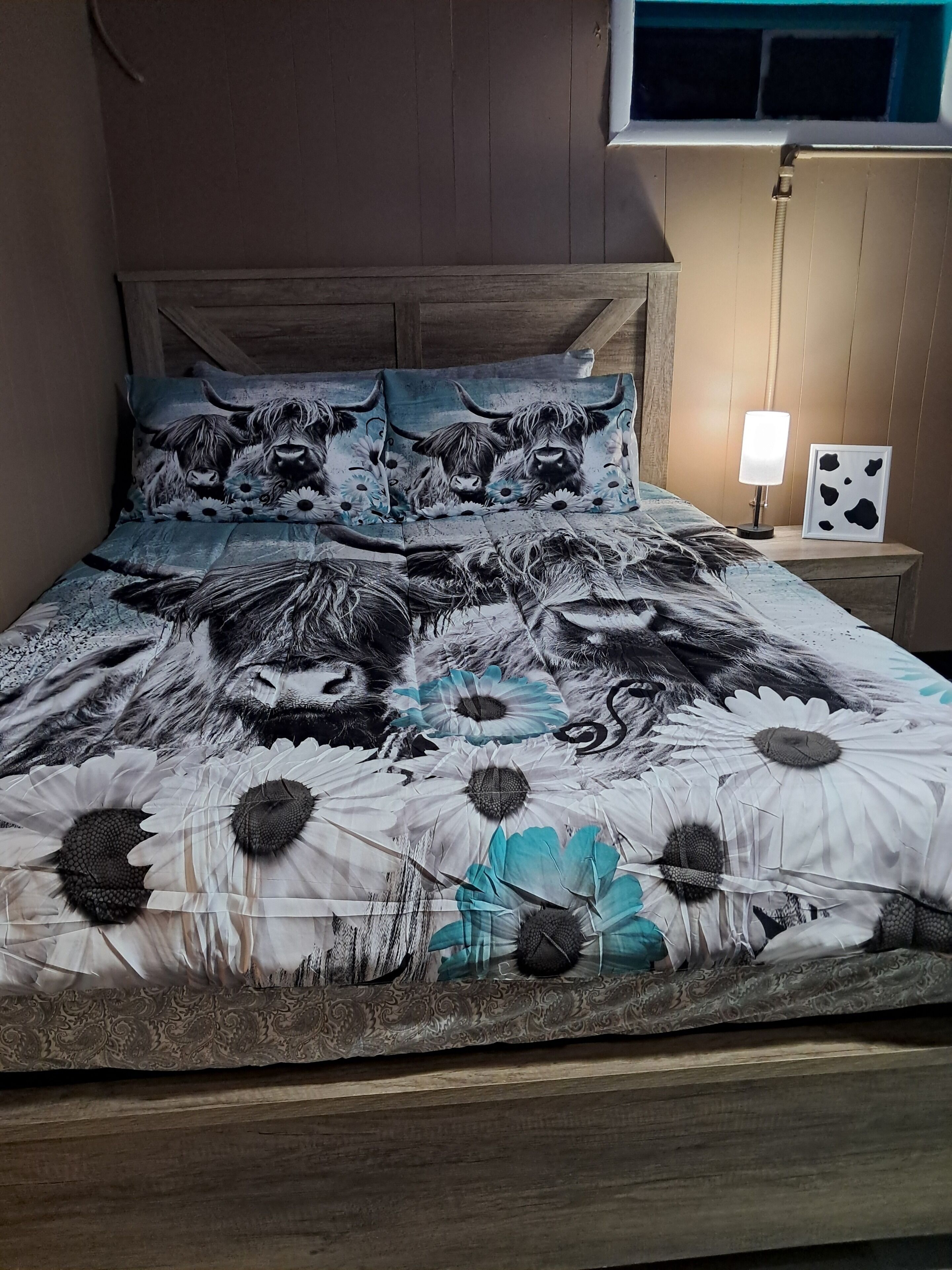 1 bedroom, desk, WiFi, bed sheets