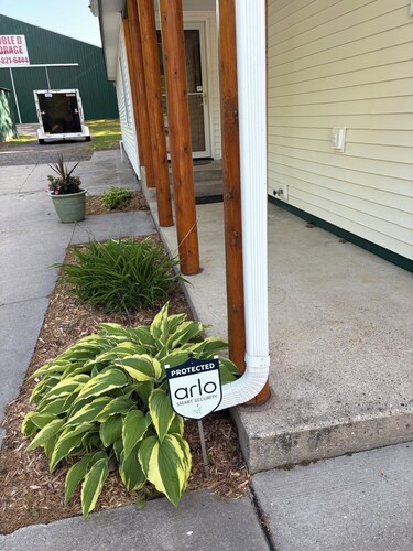 The Cottage at Midpoint. Charming 3 bedroom retreat near Higgins Lake.