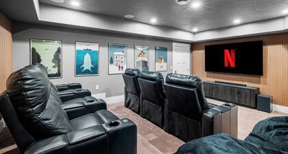 Ultimate Family Retreat: VIEWS, Sport Court, Theater, Pool, Sauna, Game Zone!