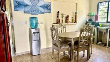 Room, 1 Bedroom | Ruang makan