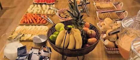 Free daily buffet breakfast