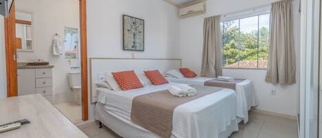 Deluxe Apartment, 2 Bedrooms, Balcony | Free WiFi