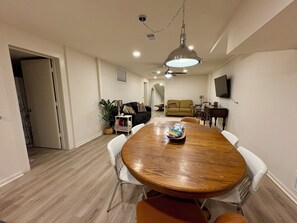 TV - Peaceful Home Base For World Cup Stay Sleeps 6+ (Tonganoxie)