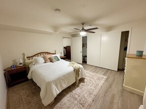 2 habitaciones, tabla de planchar con plancha, wifi y ropa de cama 